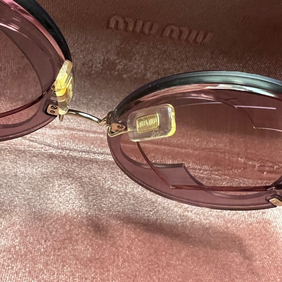 Women's Miu Miu 62Mm Heart Inset Round
Sunglasses - Picture 3 of 5